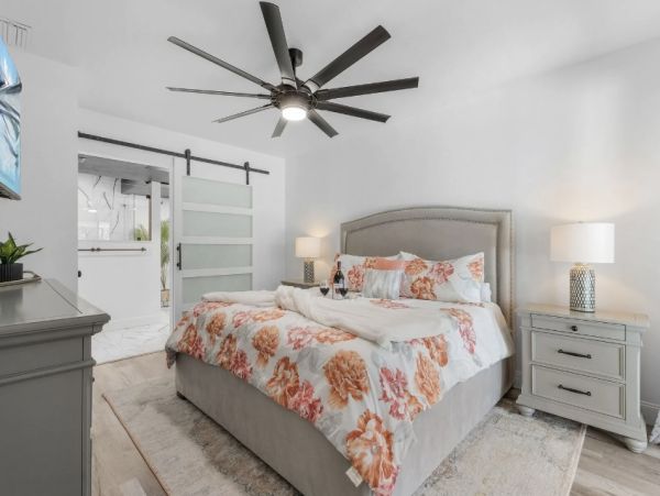 Luxurious Waterfront Retreat un Cape Coral - Unforgettable Vacation Awaits